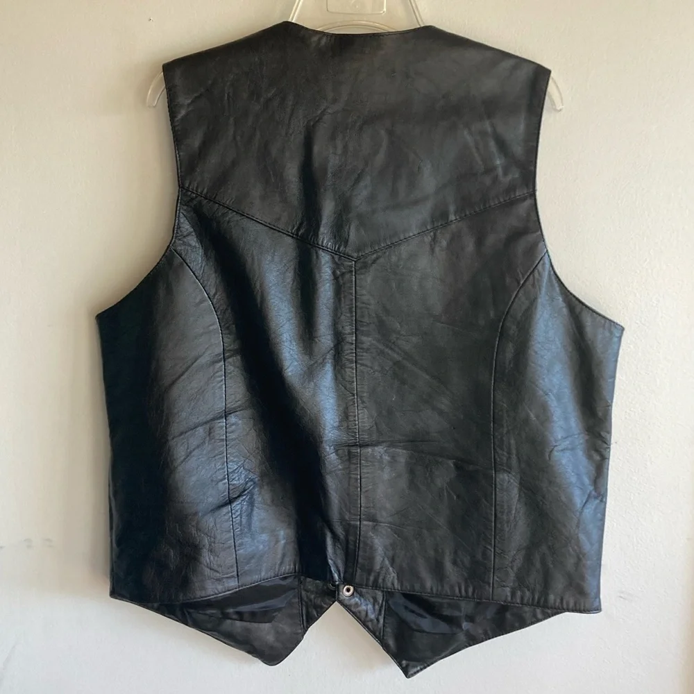 Roper black leather vest with snaps large size 2 outside pockets 1 inside pocket
